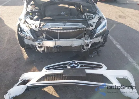 2019 Mercedes-Benz C 300 z USA, uszkodzony, nr VIN 55SWF8DB4KU306382